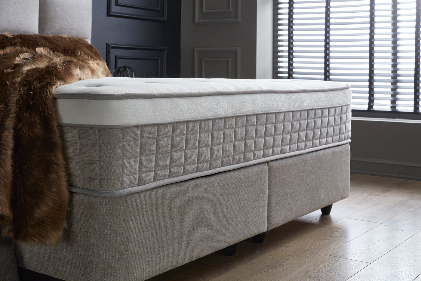 abc bedding Boxspringbett Komfortbett AYANA mit Samt Velours Webstoff in Grau Beige, Voll-orthopädisches Schlafsystem inklusive Bettkasten – Bild 4 von 5