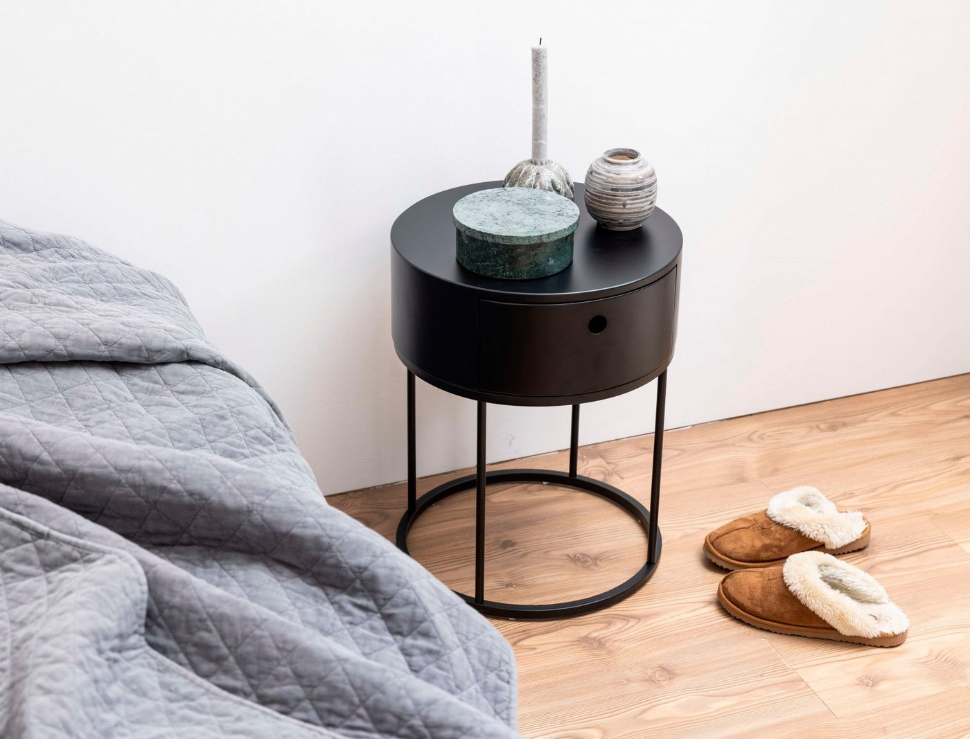 ACTONA GROUP Nachttisch Polo (1-St), Nachttisch in Weiss oder Schwarz, rund, Ø 40 cm, mit 1 Schublade – Bild 2 von 5