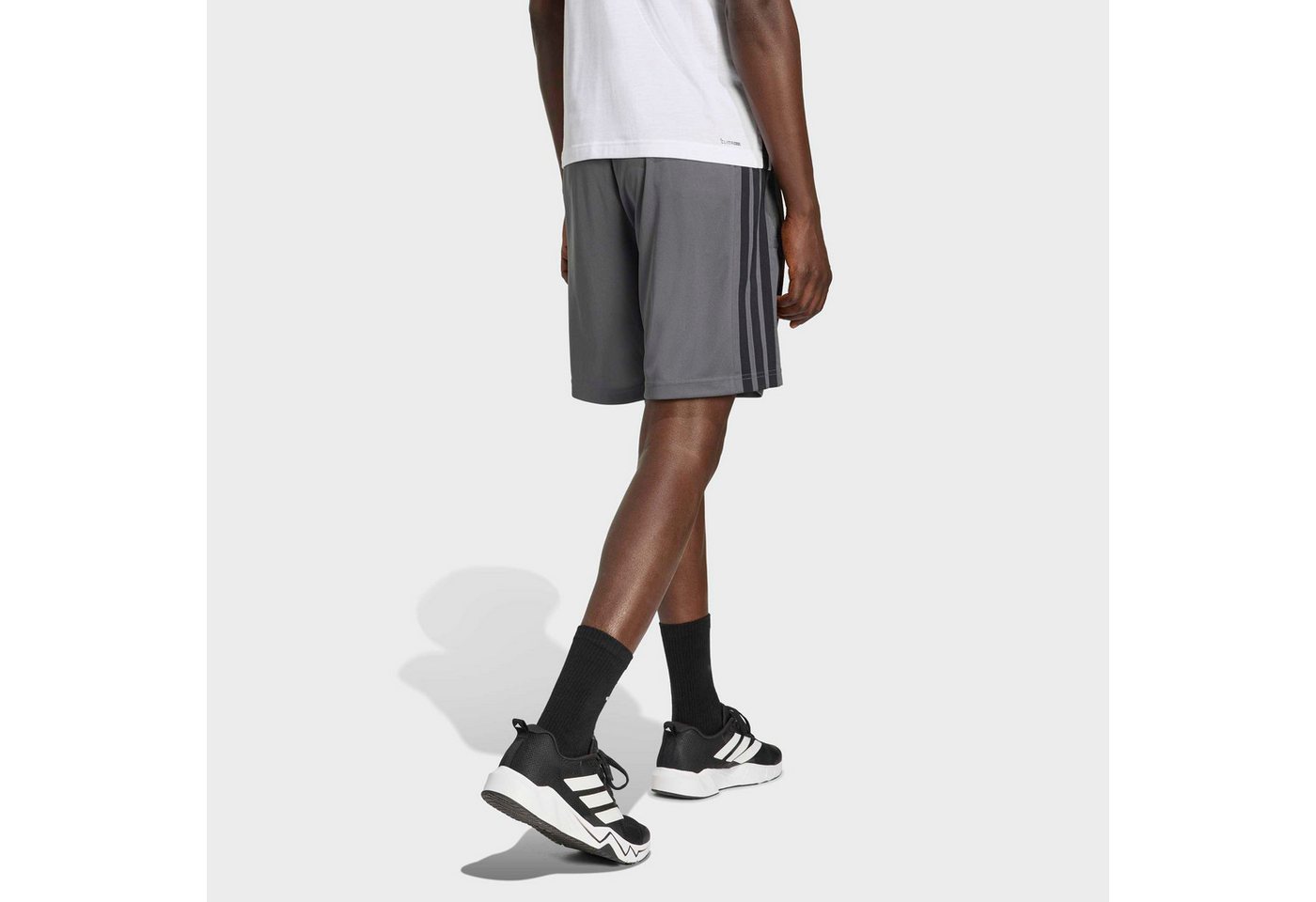 adidas Performance Shorts WORKOUT ESSENTIALS BASE 3-STREIFEN PIKEE-, 23 CM sportlicher Stil, für sportliche Aktivitäten, aus Polyester – Bild 2 von 5