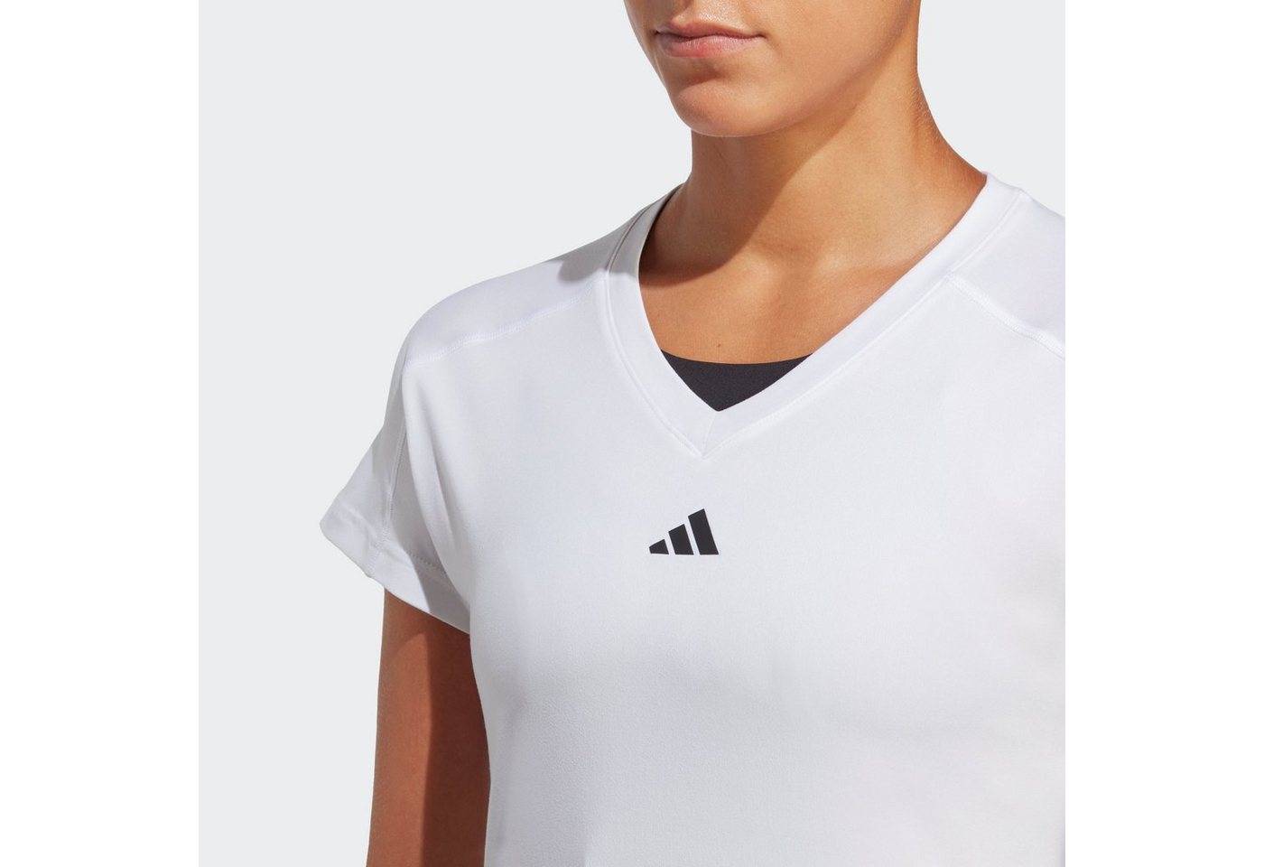 adidas Performance T-Shirt AEROREADY TRAIN ESSENTIALS MINIMAL BRANDING V-NECK Trainingsshirt, feuchtigkeitsabsorbierend mit V Ausschnitt – Bild 4 von 5