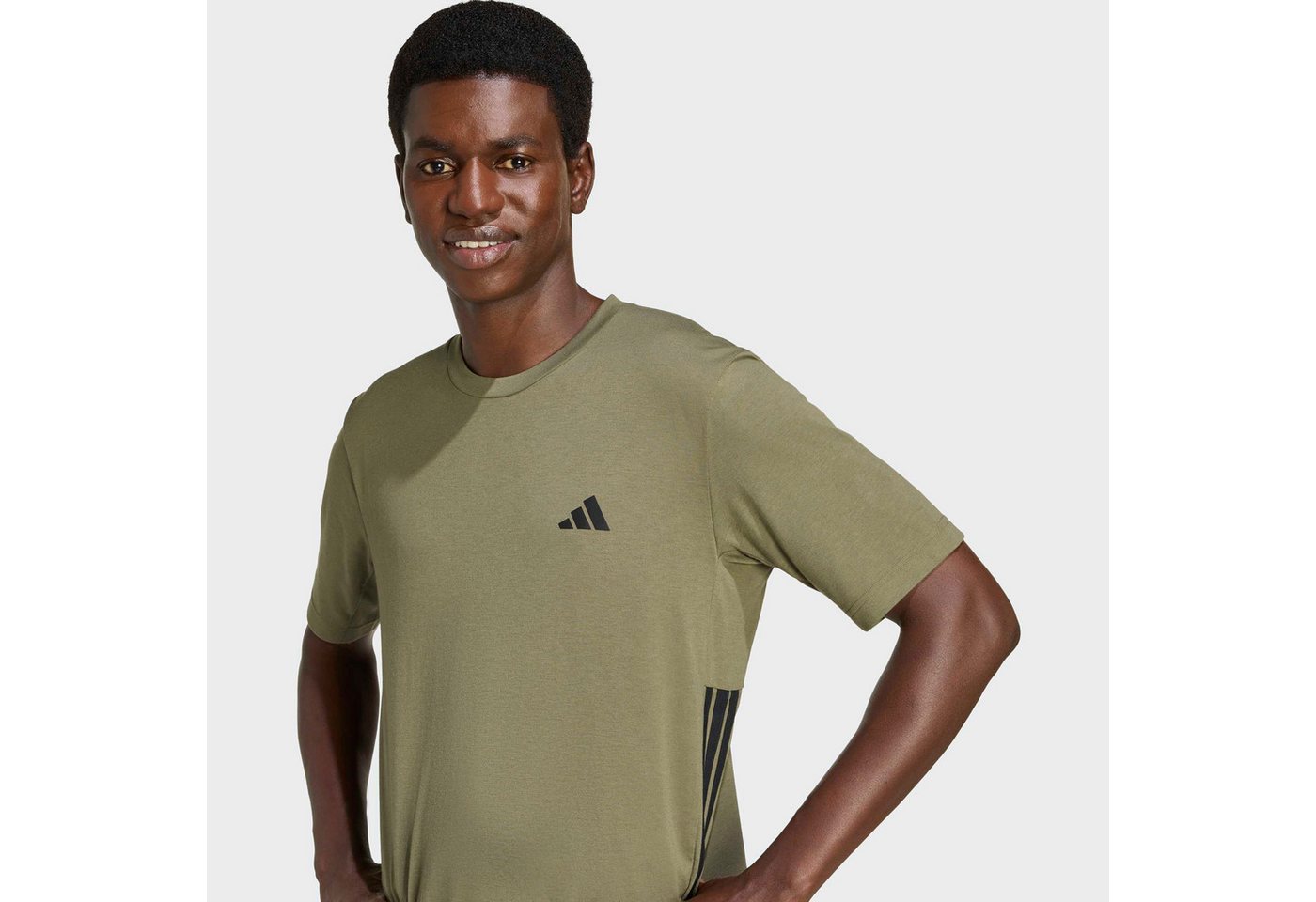 adidas Performance T-Shirt WORKOUT ESSENTIALS FEELREADY 3-STREIFEN mit Rundhalsausschnitt, sportlicher Stil, aus Single Jersey – Bild 4 von 5