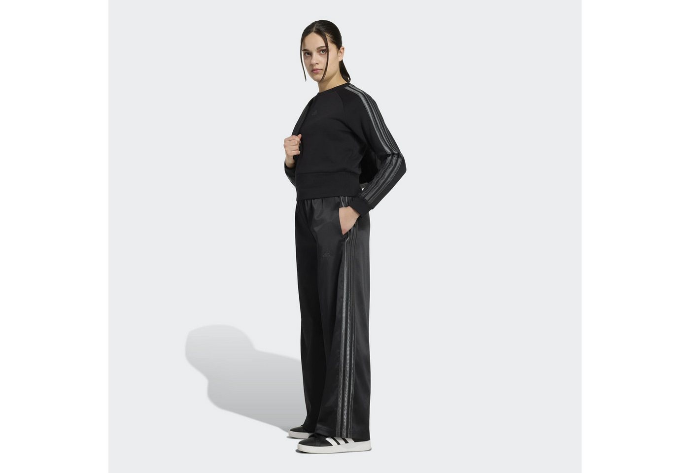 adidas Sportswear Sporthose, WEITES BEIN für Kinder, ohne Verschluss, aus Polyester, mit normal-weiter Passform – Bild 5 von 5