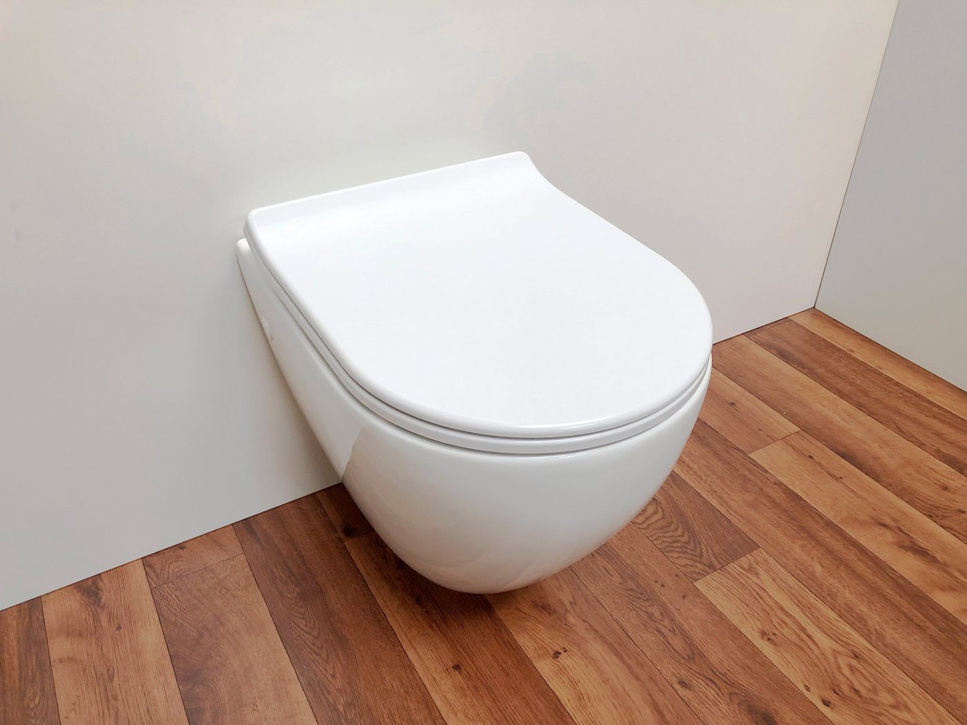 ADOB WC-Sitz Design mit Absenkautomatik – Bild 5 von 5