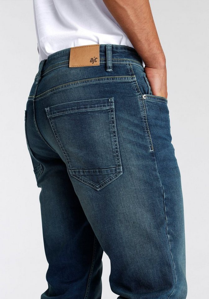 AJC Straight-Jeans gerade geschnitten, Used-Look-Waschung, niedrige Leibhöhe – Bild 4 von 5