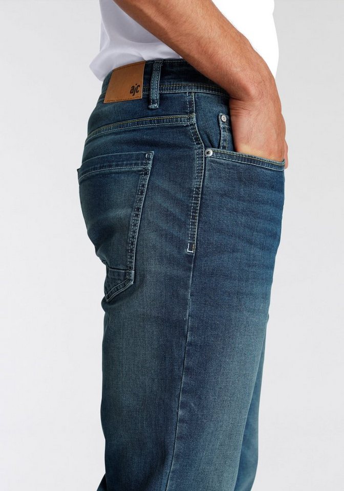 AJC Straight-Jeans gerade geschnitten, Used-Look-Waschung, niedrige Leibhöhe – Bild 3 von 5