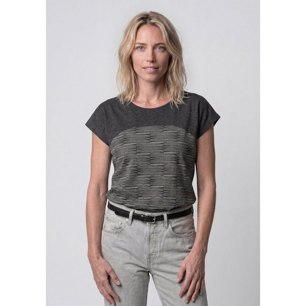 Alife & Kickin Rundhalsshirt FridaAK B vielseitiges Basic-Shirt mit Herzaufnäher und rundem Saum