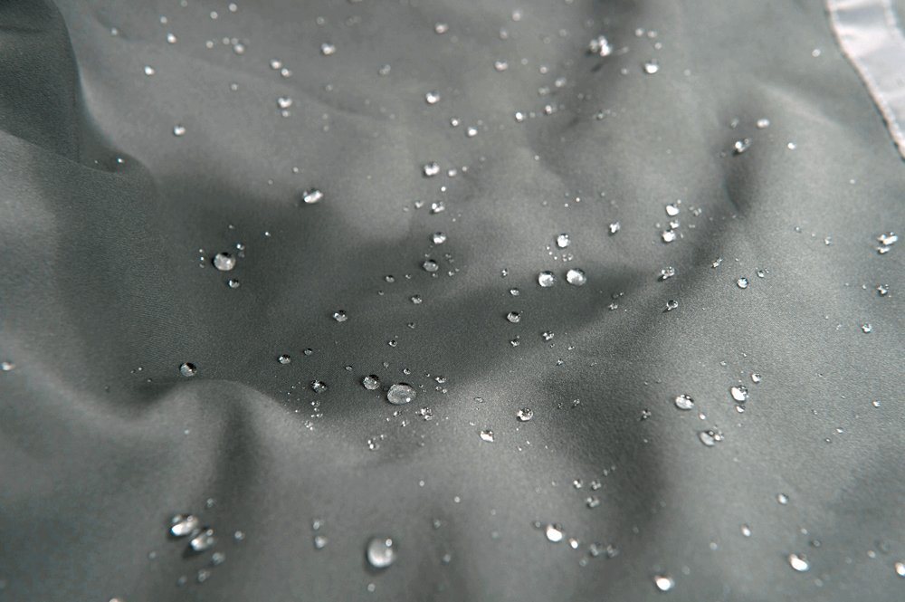 Amazonas Tragetuch Softshell Cover: Wasserabweisender Schutz für alle Babytragen – Bild 4 von 5