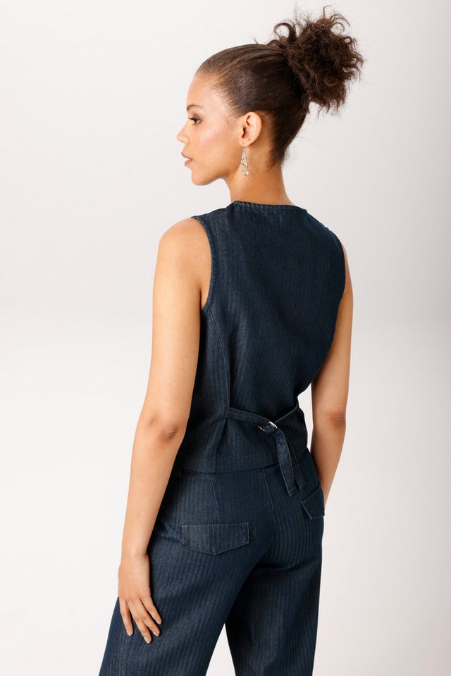 Aniston CASUAL Kurzweste aus strukturiertem, weichen Denim - NEUE KOLLEKTION – Bild 2 von 5