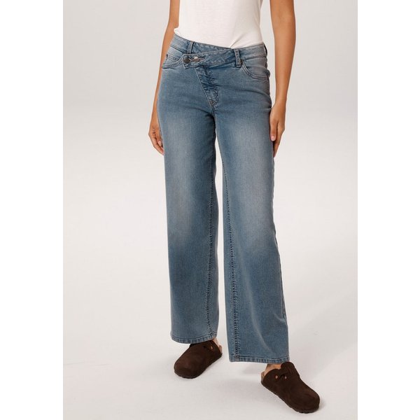 Aniston CASUAL Straight-Jeans mit extravaganten, asymmetrischem Verschluss