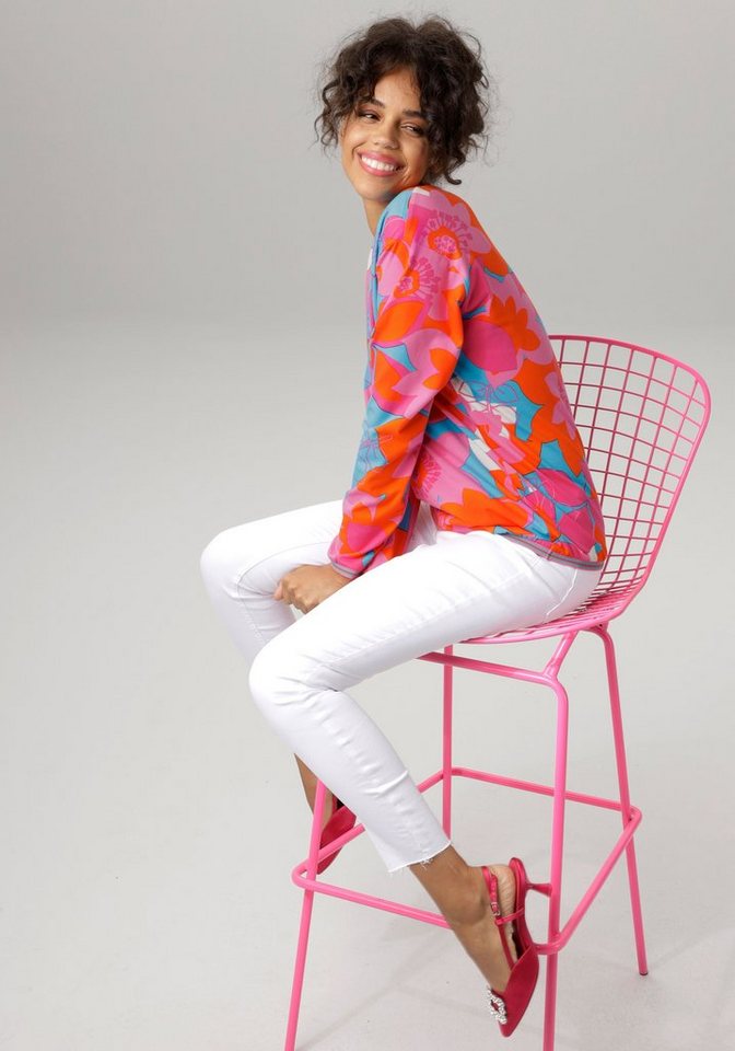 Aniston CASUAL Sweatshirt mit großflächigem, farbenfrohen Blumendruck – Bild 4 von 5
