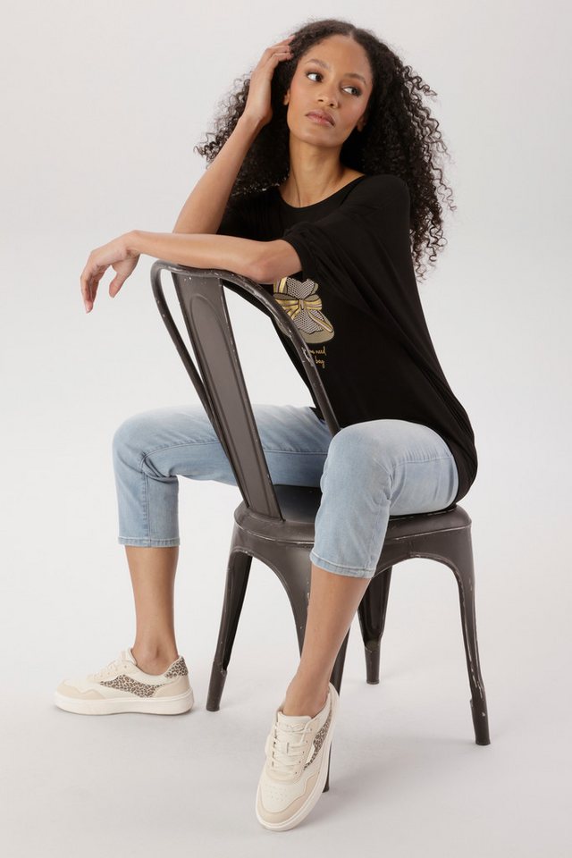Aniston SELECTED Oversize-Shirt mit dekorativen, goldfarbenen Taschendruck vorne - NEUE KOLLEKTION – Bild 4 von 5