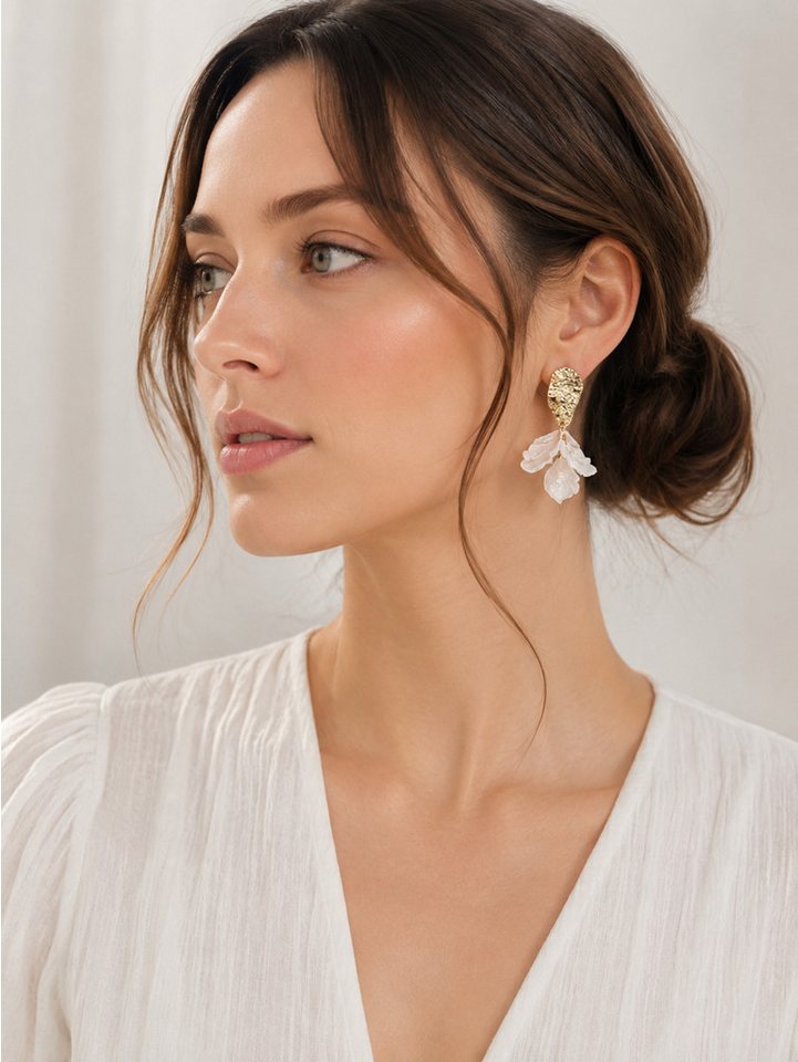 ANNIS WIESBADEN EST. 2021 Ohrhänger-Set Modeschmuck Statement-Ohrringe mit weißen Blüten – eleganter Hingucker – Bild 3 von 4
