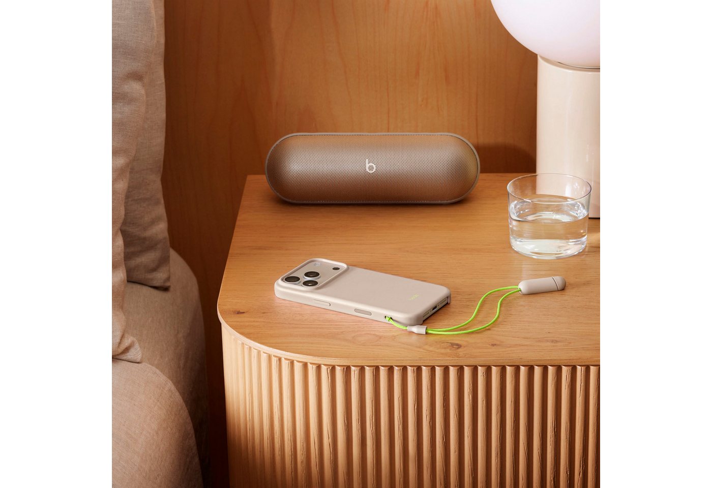 Apple Smartphone-Hülle Beats iPhone 17 Pro Kickstand Case mit MagSafe und Kamerasteuerung – Bild 4 von 4