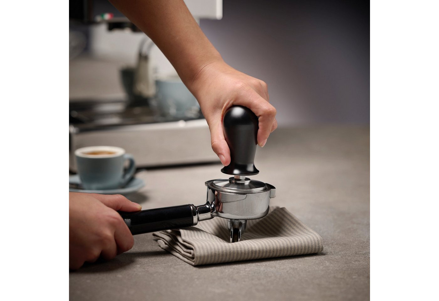 APS Tamper Espresso Tamper Ø 58 mm, Höhe ca. 10 cm, Griff mit Druckregulierung, aus Edelstahl, Aluminium, ca. 350 g – Bild 4 von 5