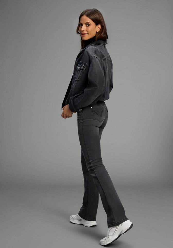 Arizona Bootcut-Jeans Shaping bootcut, Kontrastnähte, Used-Look-Waschung, niedrige Leibhöhe – Bild 5 von 5