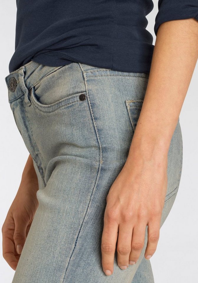 Arizona Jeansbermudas schmale Passform, krempelbarer Saum, Usedwaschung, hohe Leibhöhe – Bild 3 von 5