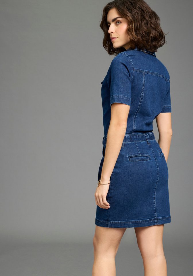 Arizona Jeanskleid kniefrei, aus elastischer Baumwollmischung, mit aufgesetzten Taschen – Bild 2 von 5