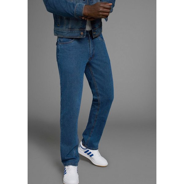 Arizona Regular-fit-Jeans James regular fit, gerades Bein, Five-Pocket-Form, normale Leibhöhe