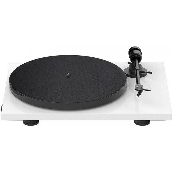 Pro-Ject E1 BT weiss voreingestellter Ortofon OM 5E Tonabnehmer Plattenspieler