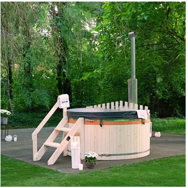 HOME DELUXE Badebottich Hot Tub / holzbefeuertes Badefass (210cm), SKANDI L, 1800 l, für 4 Personen, integrierter Holzofen, Treppe und Abdeckung inklusive