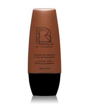 BE + RADIANCE Cucumber Water Matifying Foundation Flüssige Foundation · 30 ml · Braun