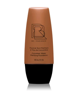 BE + RADIANCE Cucumber Water Matifying Foundation Flüssige Foundation · 30 ml · Orange