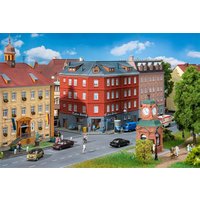 Stadteckhaus mit Tattoostudio – Ansicht 1
