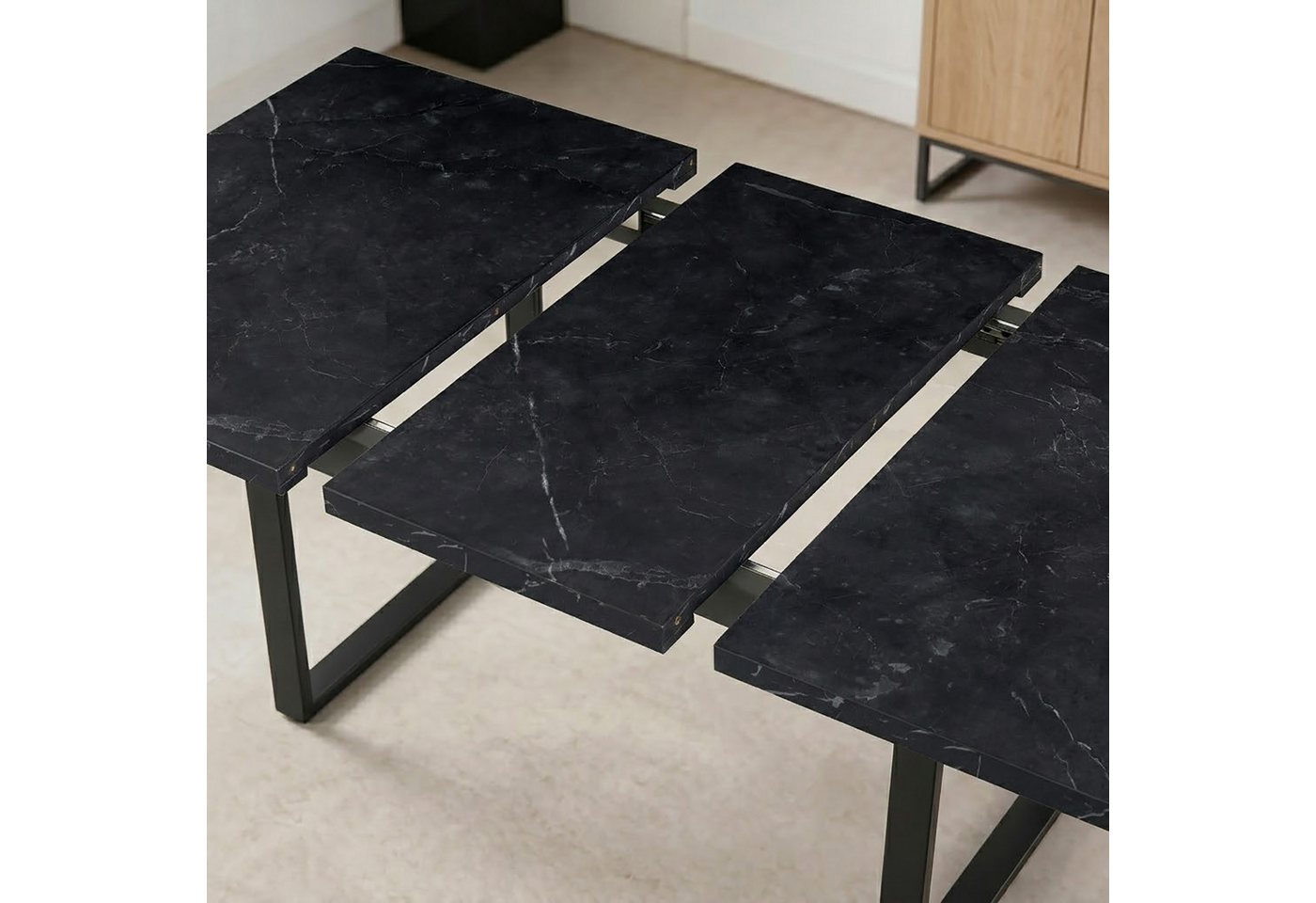 B&D home Essgruppe Essgruppe Anna & Vicka, (Set, 5-tlg., 1 Tisch / 4 Stühle), Esstisch ausziehbar bis 160cm für 4-6 Personen, Stühle in Samtstoff – Bild 4 von 5