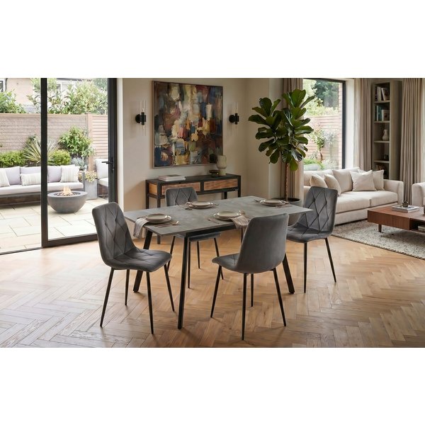 B&D home Essgruppe Mara & Vicka, (Set, 5-tlg., 1 Tisch / 4 Stühle), Esstisch ausziehbar bis 160cm für 4-6 Personen, Stühle in Samtstoff