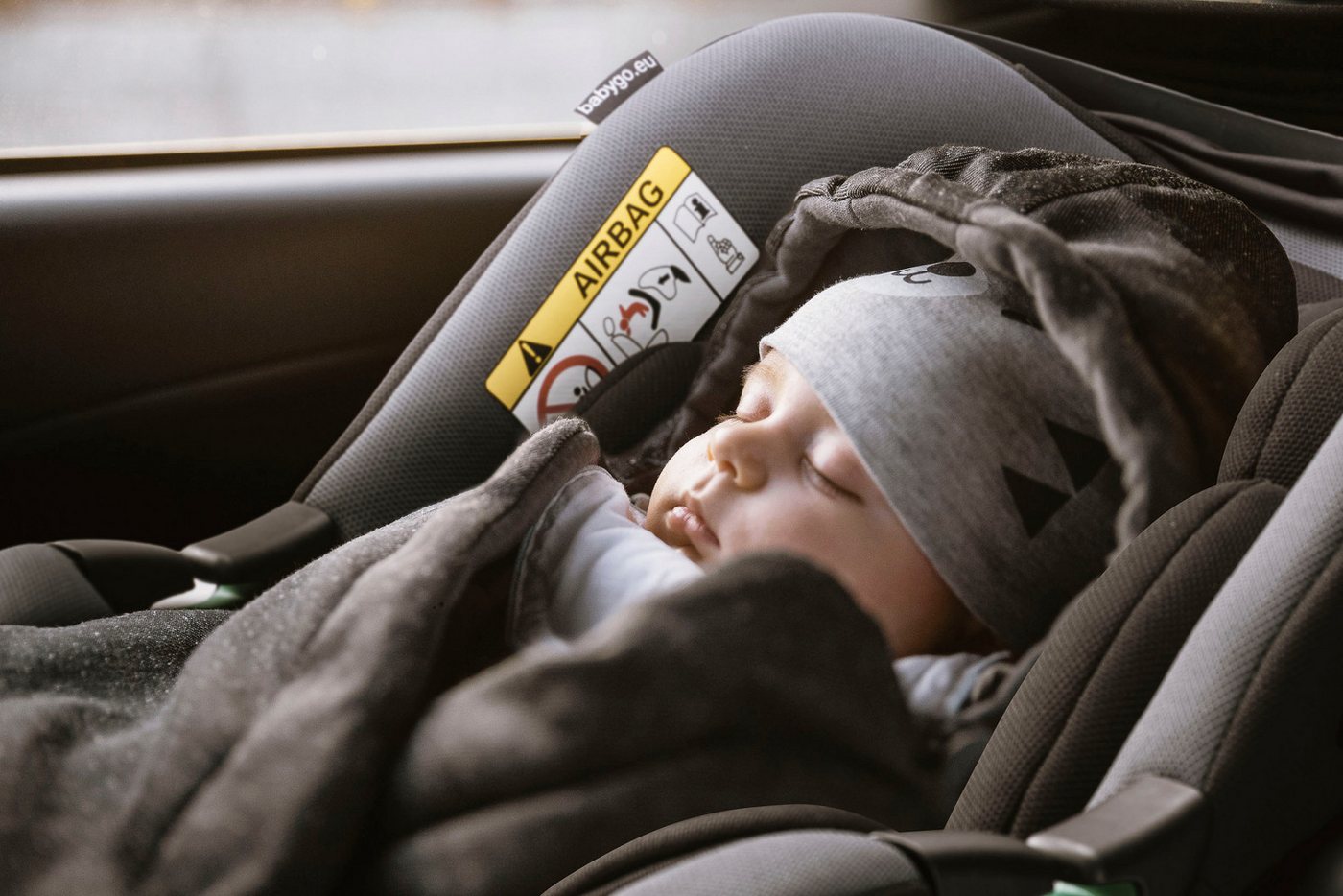 BabyGo Babyschale Travel XP Isize, ab: 40 cm, bis: 87 cm – Bild 2 von 5
