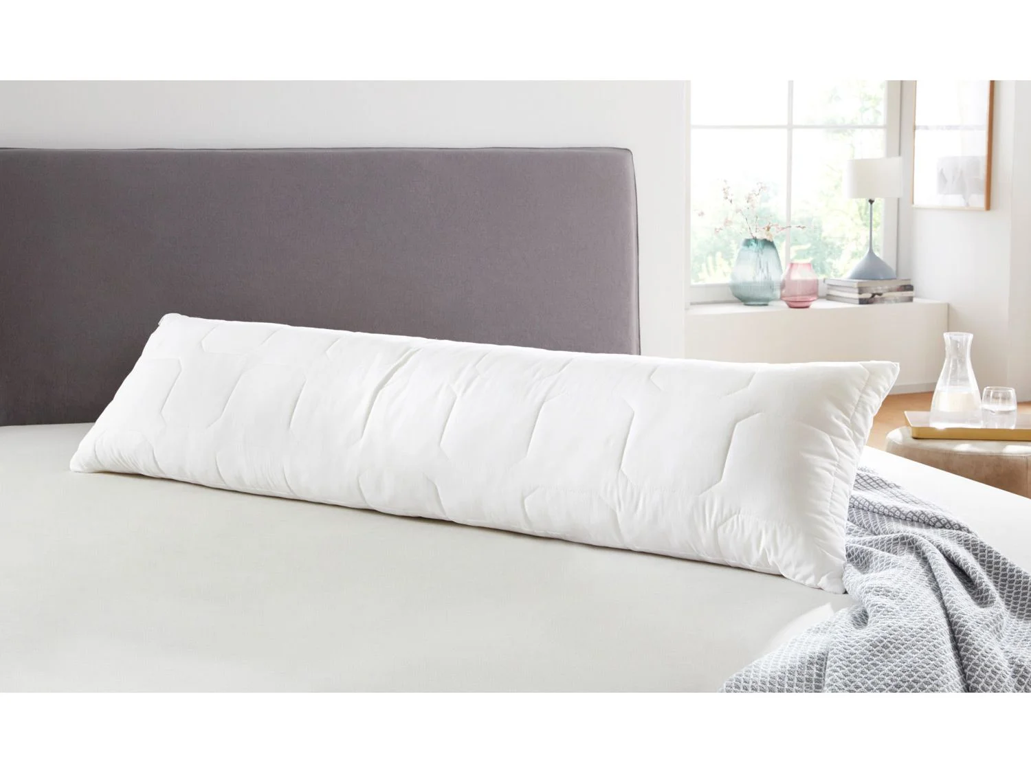 BADENIA TRENDLINE Seitenschläferkissen Basic 40x145 cm – Bild 2 von 3