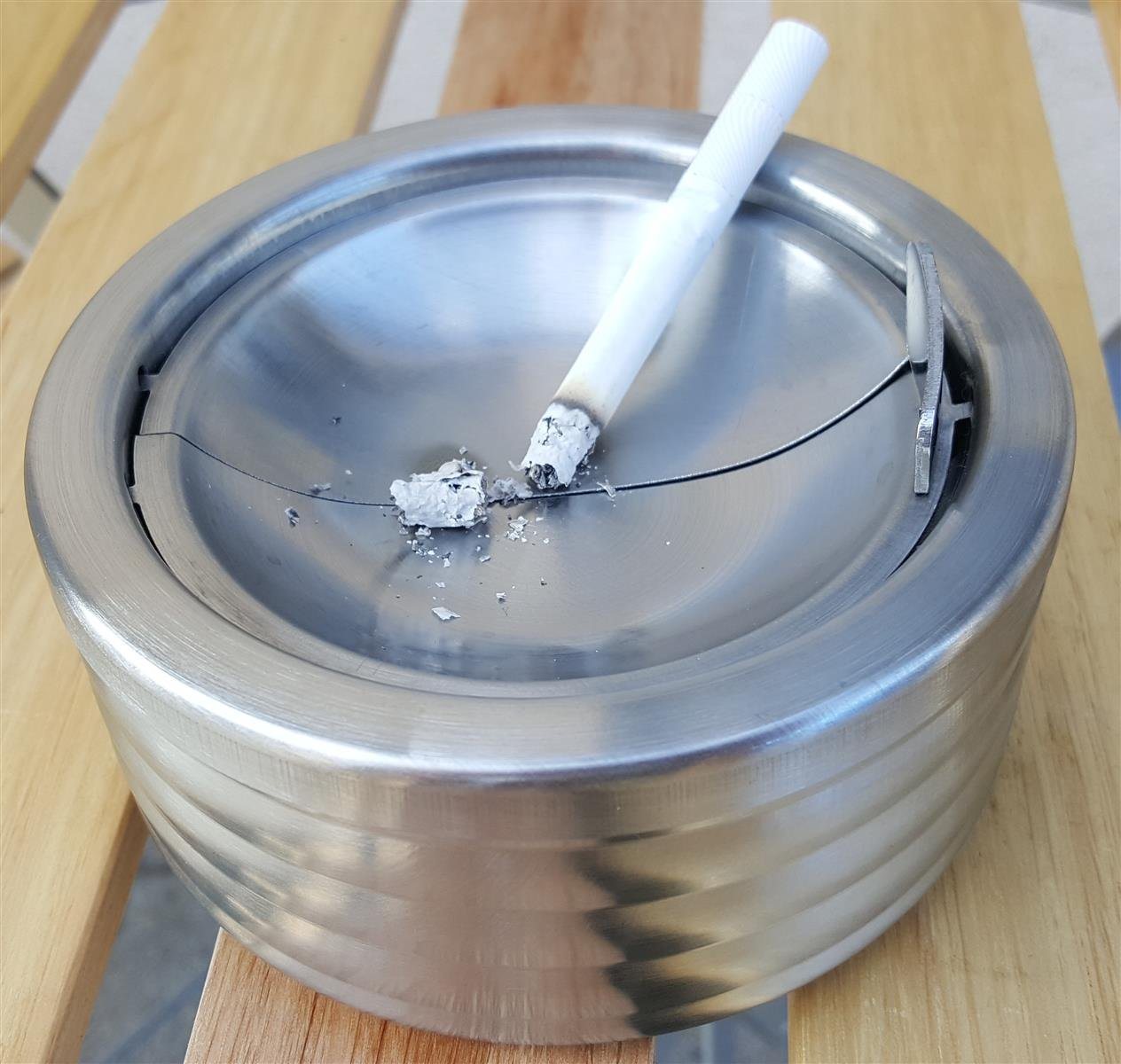 Bambelaa! Aschenbecher Aschenbecher mit Deckel Windaschenbecher Klappaschenbecher Edelstahl – Bild 4 von 5