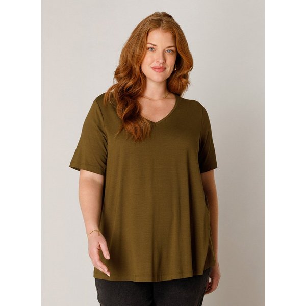 Base Level Curvy T-Shirt Alba Große Größen