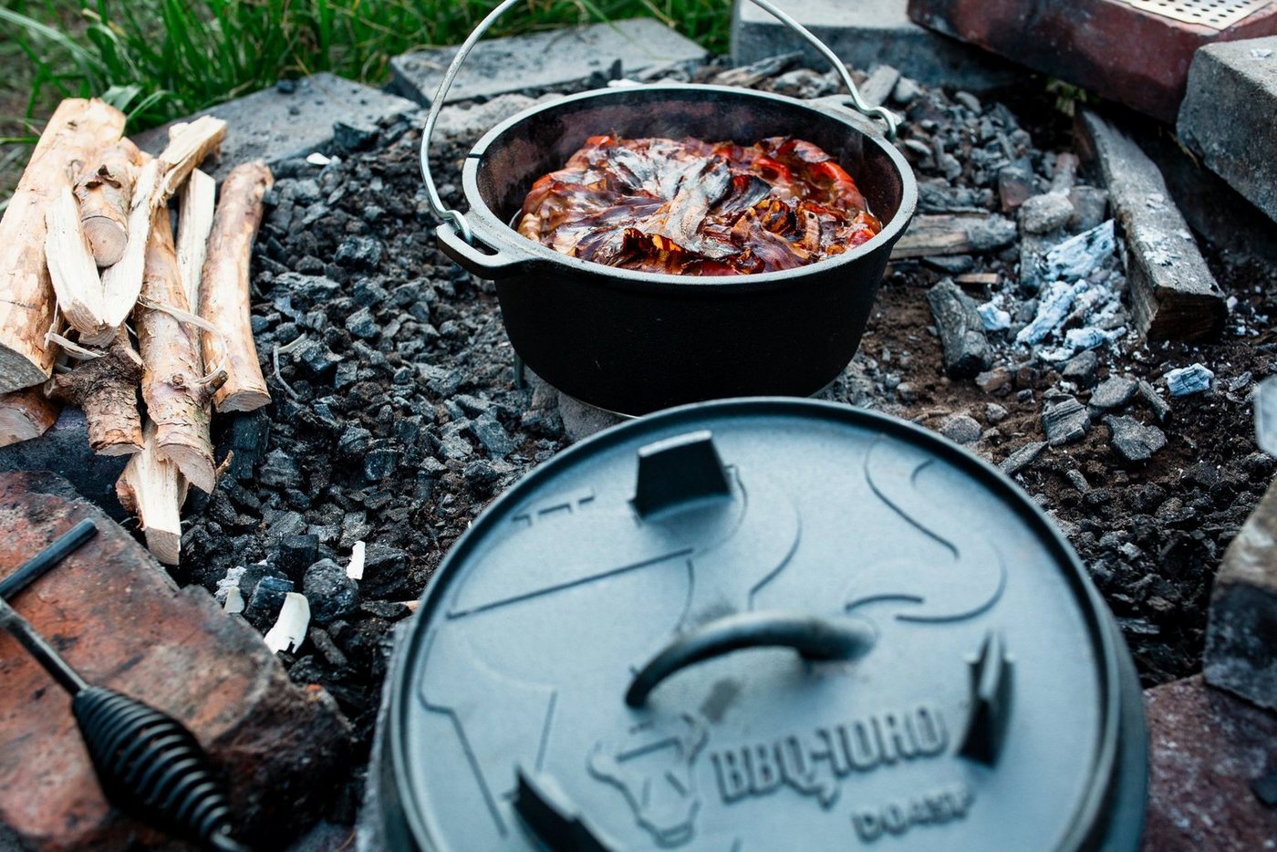 BBQ-Toro Grilltopf Dutch Oven 7,3 L Premium Gusseisen Kochtopf, Gusstopf, Gusseisen (4-tlg) – Bild 2 von 5