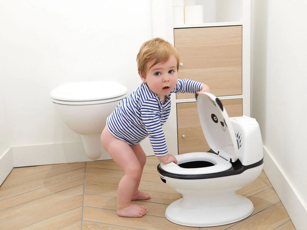 BEBECONFORT Mini Panda Toilette, mit Spülgeräuschen – Bild 4 von 4