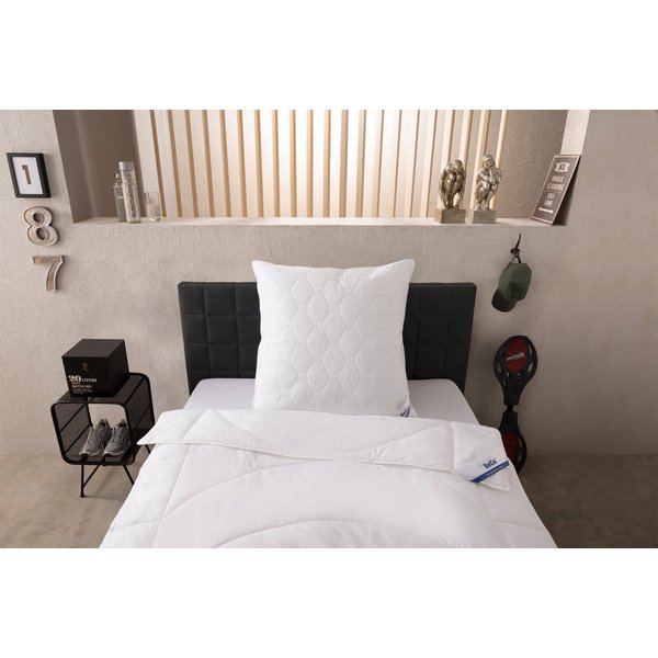 Beco Microfaserbettdecke Medibett, Bettdecken für Sommer und Winter, in zwei Bezugsvarianten, Füllung: Polyester, Bezug: Baumwolle oder Polyester, Bettdecke 135