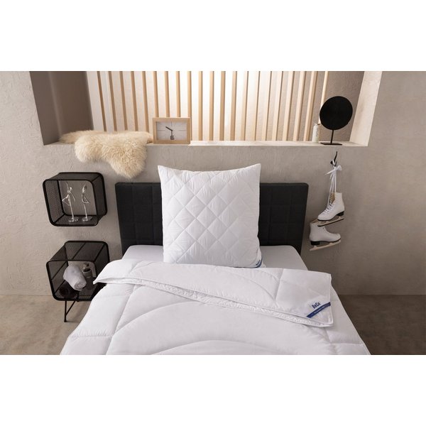 Beco Microfaserbettdecke Medibett, Bettdecken für Sommer und Winter, in zwei Bezugsvarianten, Füllung: Polyester, Bezug: Baumwolle oder Polyester, Bettdecke 135