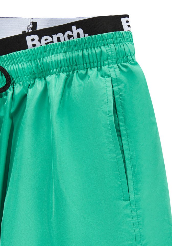 Bench. Badehose mit modernem Logobund – Bild 3 von 3