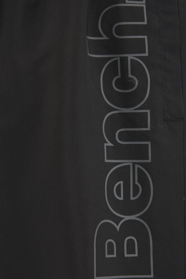 Bench. Badeshorts mit Logoschriftzug – Bild 5 von 5