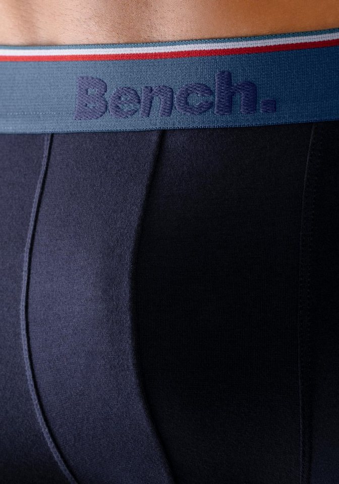 Bench. Langer Boxer (Packung, 4-St) Boxershorts mit langem Bein, schmalen Streifen und Logo im Bund – Bild 4 von 5