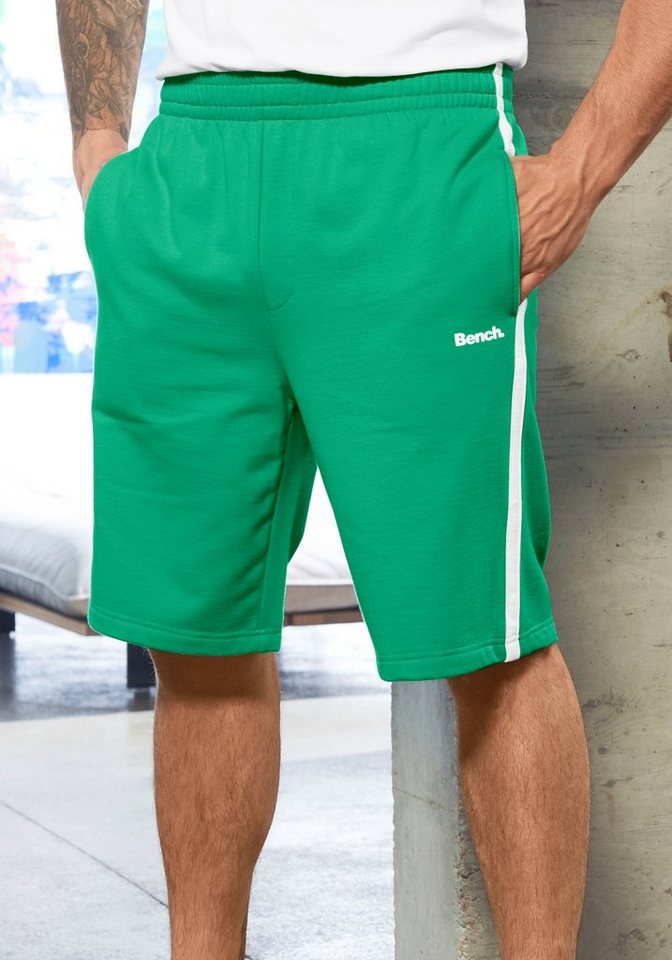 Bench. Loungewear Sweatshorts kurze Relaxshort, Jogginghose, weicher Sweat-Qualität – Bild 5 von 5