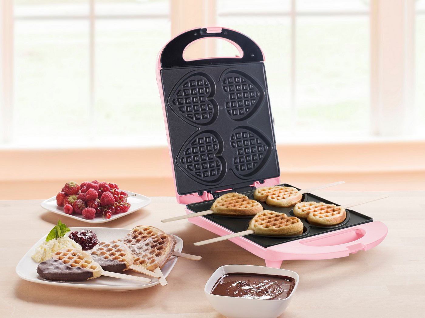 bestron Waffeleisen DSW271, 780 W, Herzwaffeln am Stiel – 780 W, inkl. Stäbchen – Bild 2 von 4