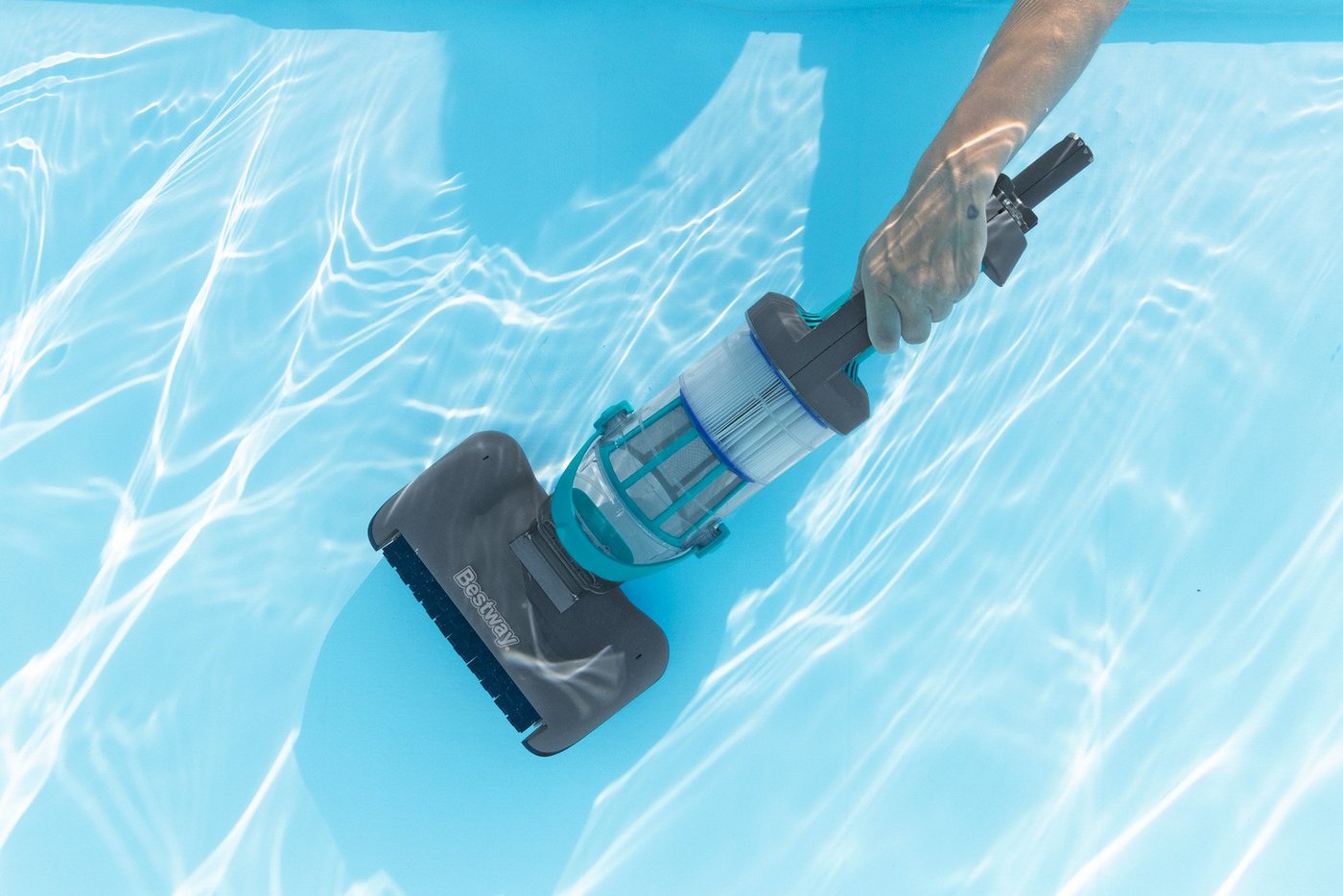Bestway Poolroboter Akku Pool-Sauger AquaGrip 250cm, mit LED-Licht zur Beleuchtung des Reinigungsbereichs – Bild 4 von 5