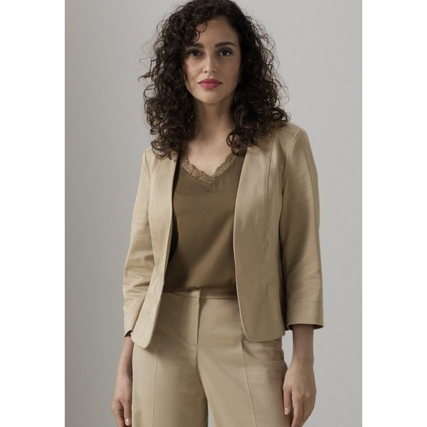 bianca Kurzblazer CAROLIN in modernem edlen Look mit V-Ausschnitt