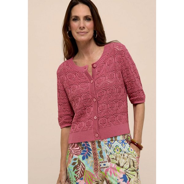 bianca Strickjacke RONA in modischem Ajourmuster in Trendfarbe 'raspberry'