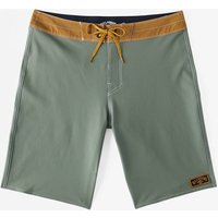 BILLABONG Herren Bermuda CORE LORD PRO BDSH, Größe 32 in Grün