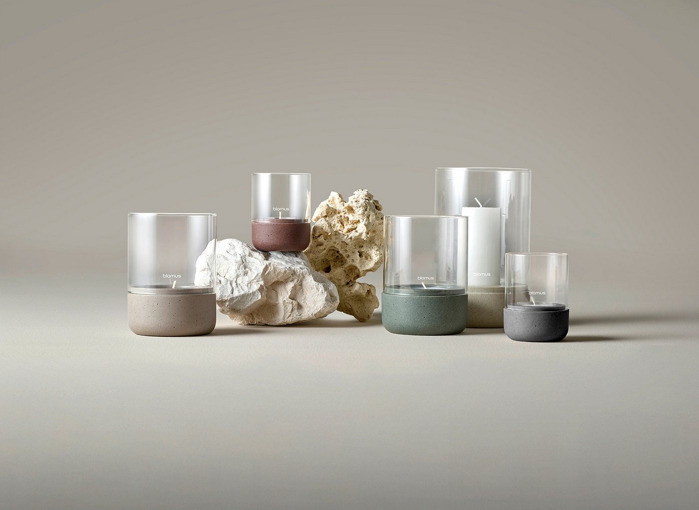 blomus Windlicht -CALMA- Glas Kerzenhalter, Stimmungslicht: modernes Deko-Design (1 St), Exklusive Betonoptik, Handgefertigt, Verschiedene Größen & Farben – Bild 3 von 3