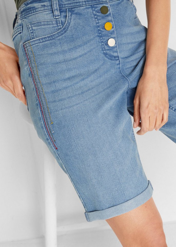 bonprix Bermudas aus Baumwolle, Polyester und Elasthan, regular fit, mit Stickerei – Bild 3 von 5