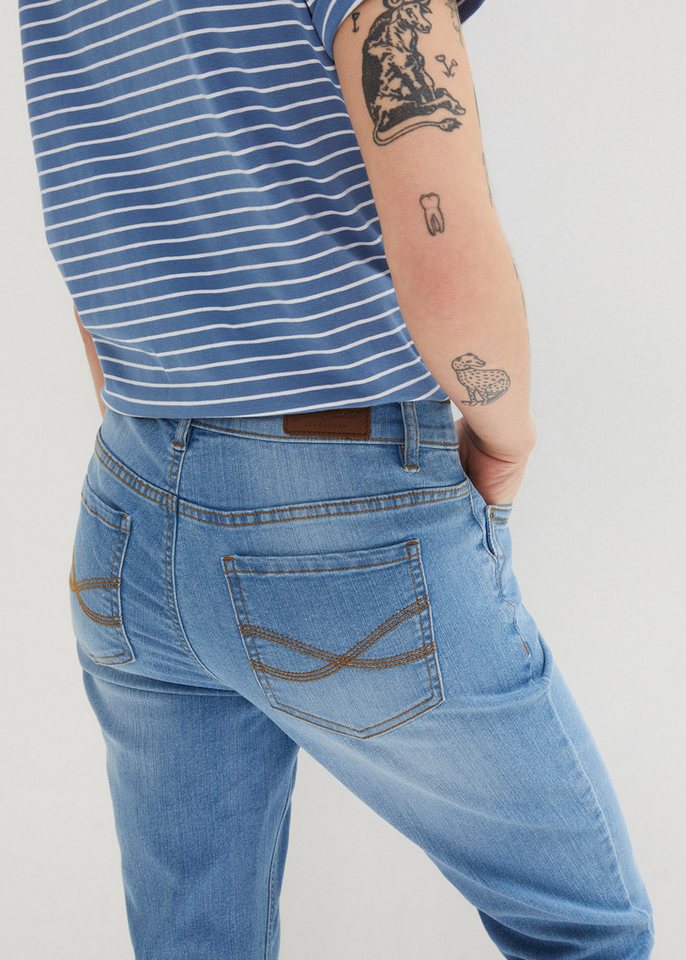 bonprix Caprijeans Slim Fit Passform, erhältlich in mehreren Größen, mit Stretch-Anteil – Bild 4 von 5
