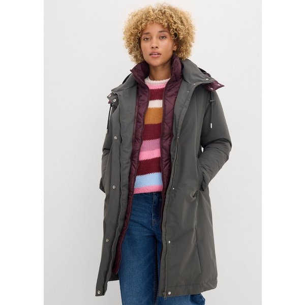 bonprix Outdoorjacke in 2-in-1-Optik, wasserabweisend, figurumspielend, sportlich